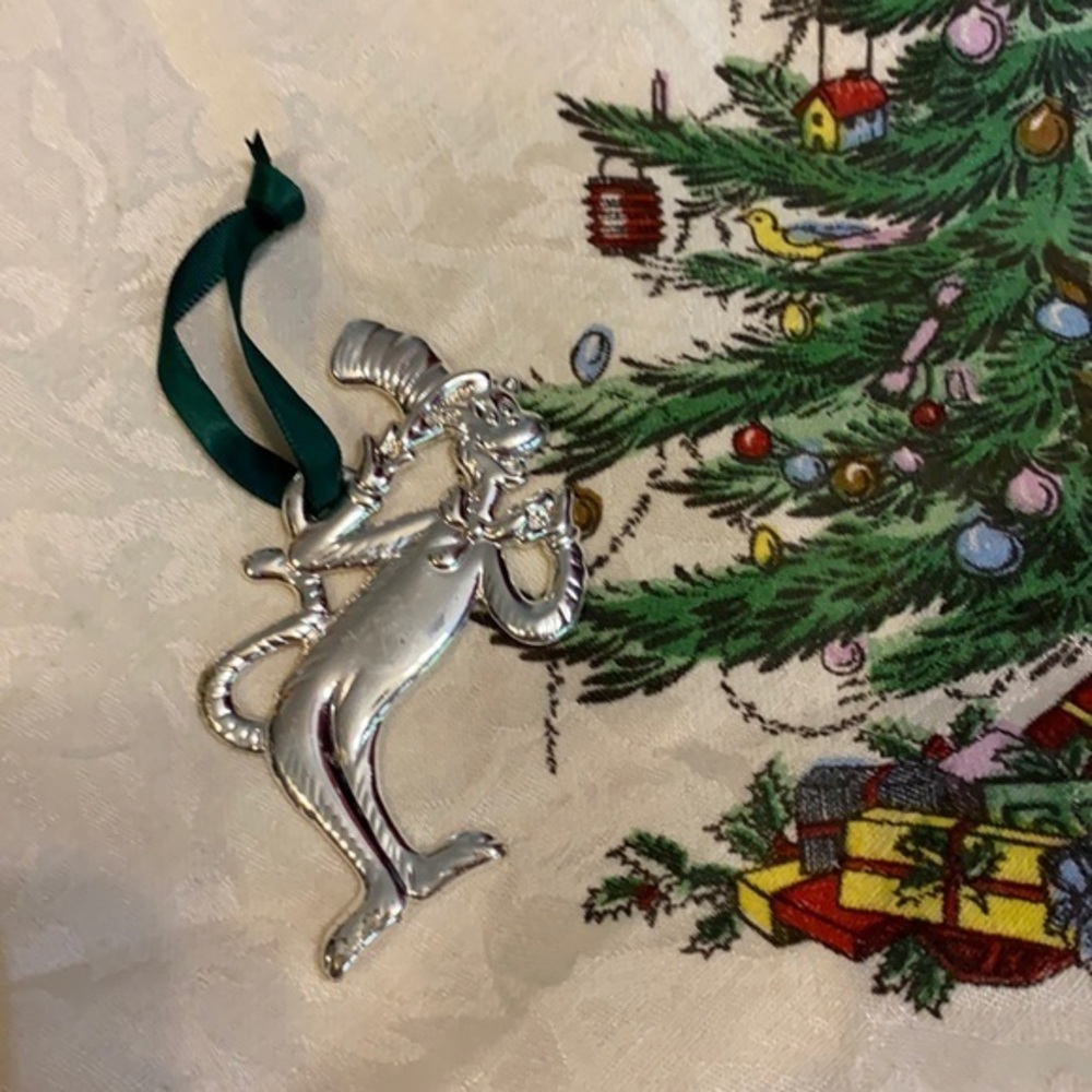 Dr Seuss Cat in the Hat Christmas Ornament 2001 Universal Studios